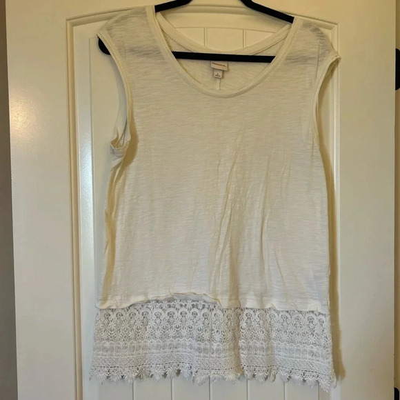 Merona Cream Sleeveless Top w/ Crochet Bottom. Layering. Basic. Minimalism - Picture 1 of 7